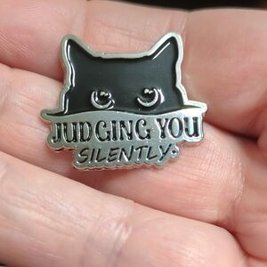 💚4/$10💚Black and Silver Cat Enamel Pin